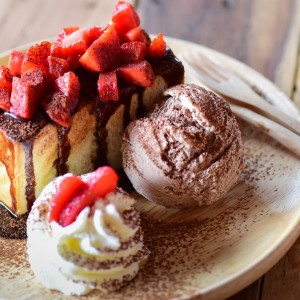 Strawberry Cake Ice cream with strawberry cake